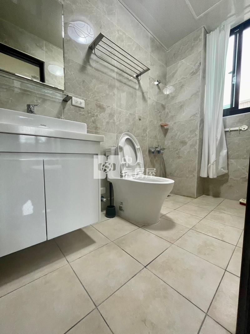 興嘉首席三角窗黃金店住房屋室內格局與周邊環境