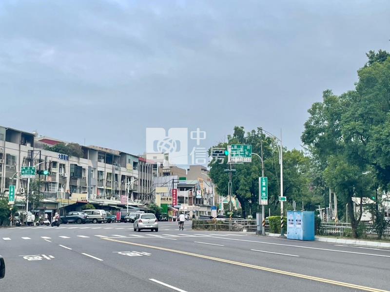 興嘉首席三角窗黃金店住房屋室內格局與周邊環境