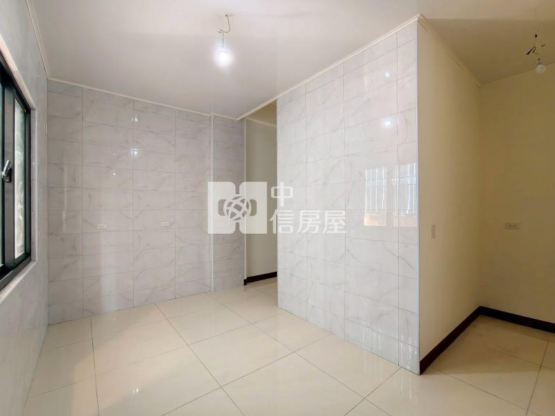 太平宜欣國小全新邊間電梯別墅房屋室內格局與周邊環境