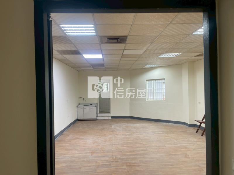 ●南榮路三坑站牌旁公寓房屋室內格局與周邊環境