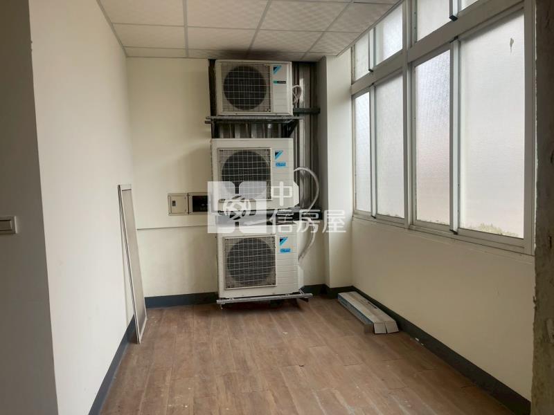 ●南榮路三坑站牌旁公寓房屋室內格局與周邊環境