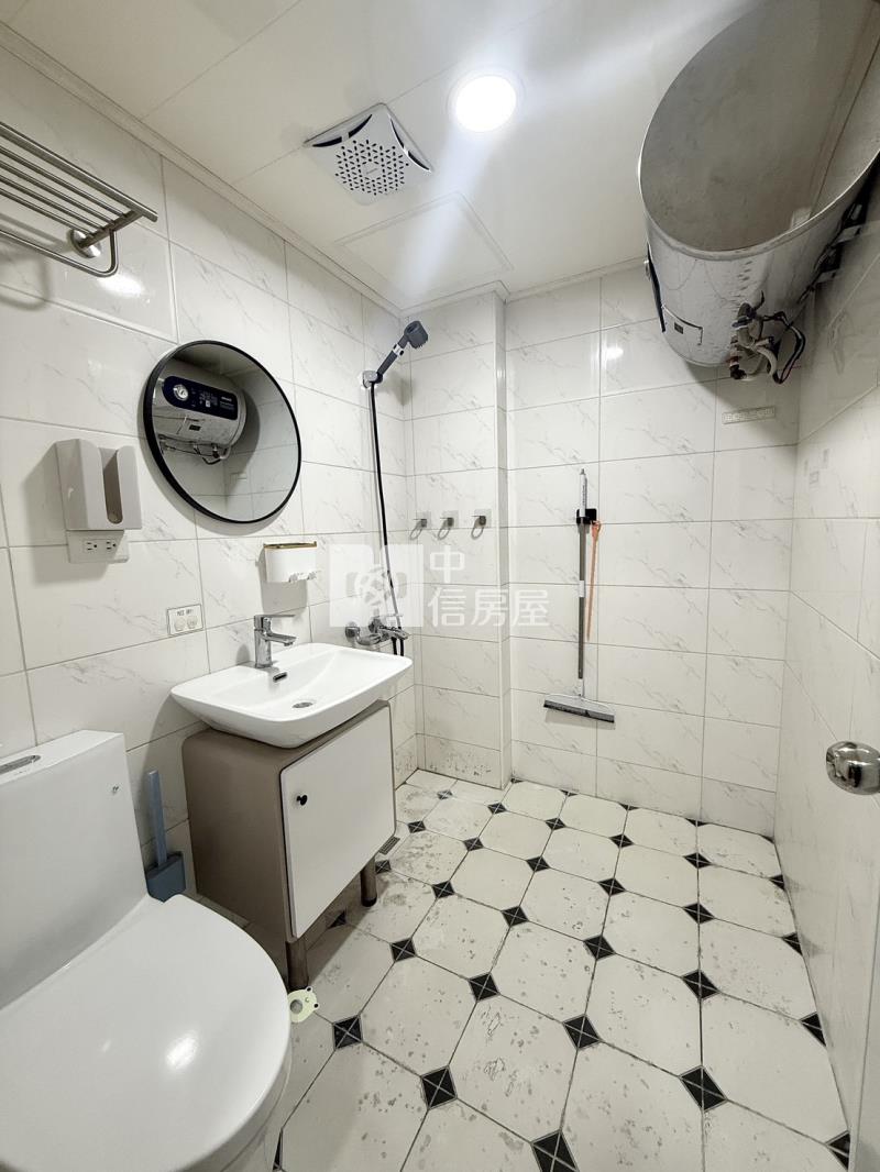 台中醫院｜未來捷運藍線｜大坪數美套房房屋室內格局與周邊環境