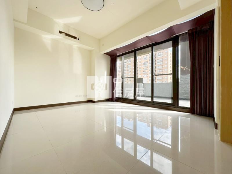 大慶捷運站朝南面公園13期電梯雙車別墅房屋室內格局與周邊環境