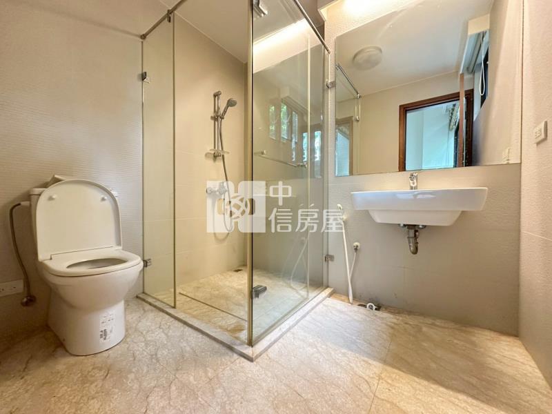 大慶捷運站朝南面公園13期電梯雙車別墅房屋室內格局與周邊環境