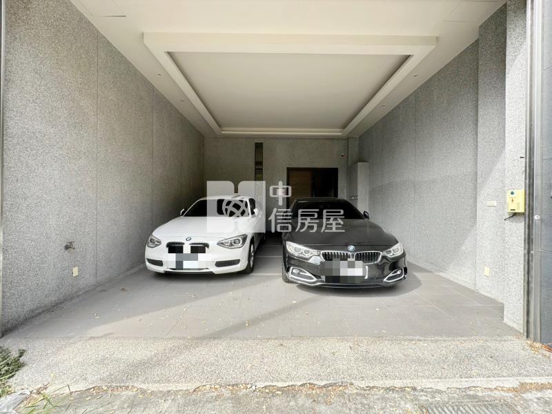 大慶捷運站朝南面公園13期電梯雙車別墅房屋室內格局與周邊環境