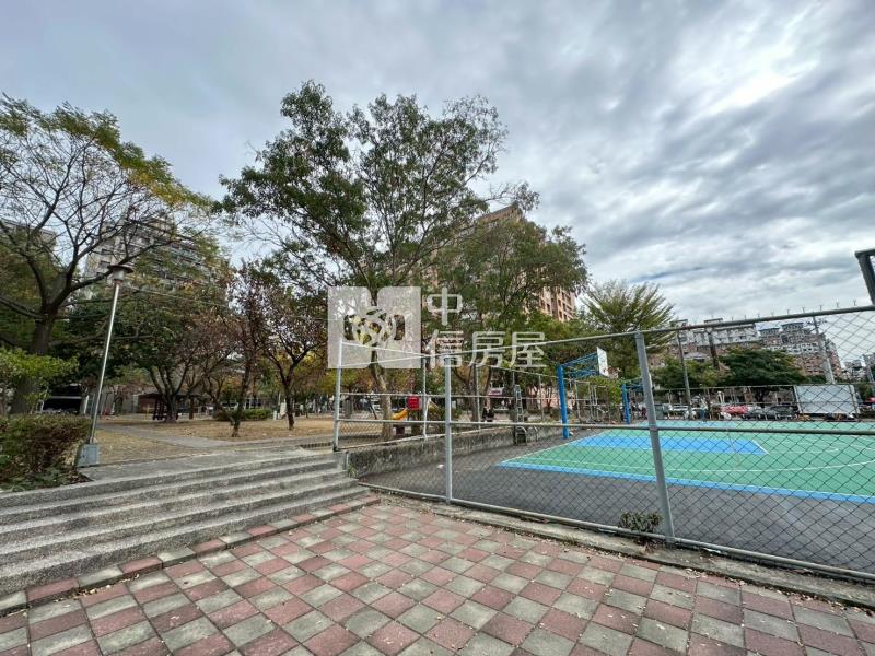 大慶捷運站朝南面公園13期電梯雙車別墅房屋室內格局與周邊環境