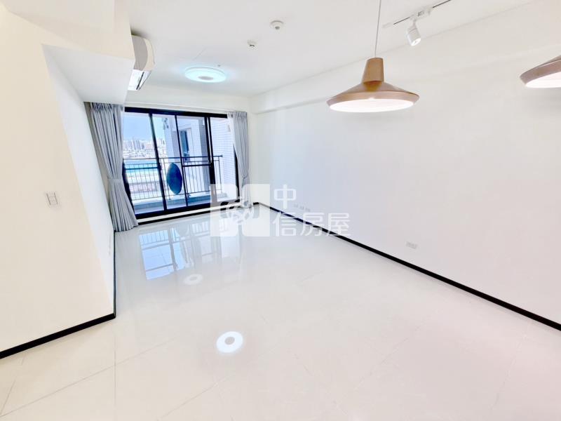 高樓層無限視野三房+平車房屋室內格局與周邊環境