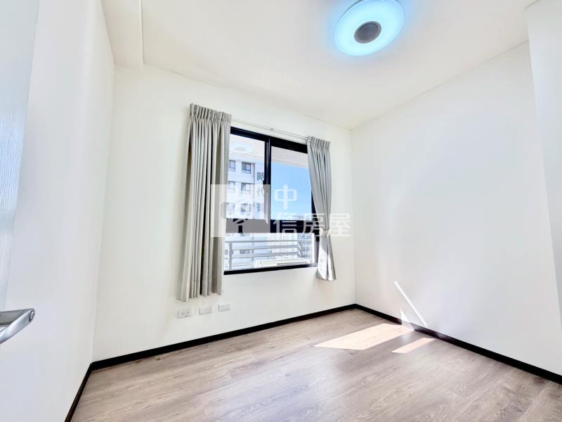 高樓層無限視野三房+平車房屋室內格局與周邊環境