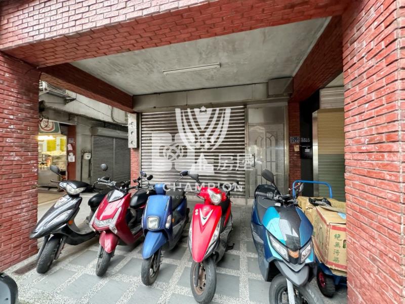 【冠軍】義二路商圈住店合一獨棟房屋室內格局與周邊環境