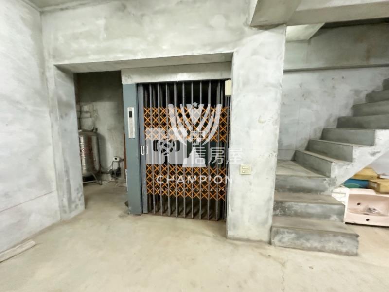 【冠軍】義二路商圈住店合一獨棟房屋室內格局與周邊環境