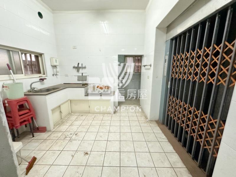 【冠軍】義二路商圈住店合一獨棟房屋室內格局與周邊環境