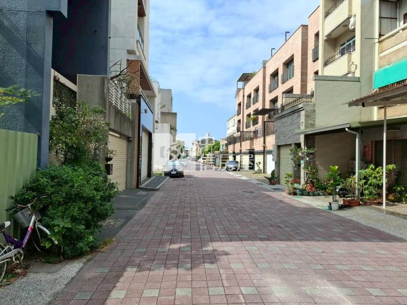 近西湖公園朝南優質建地房屋室內格局與周邊環境