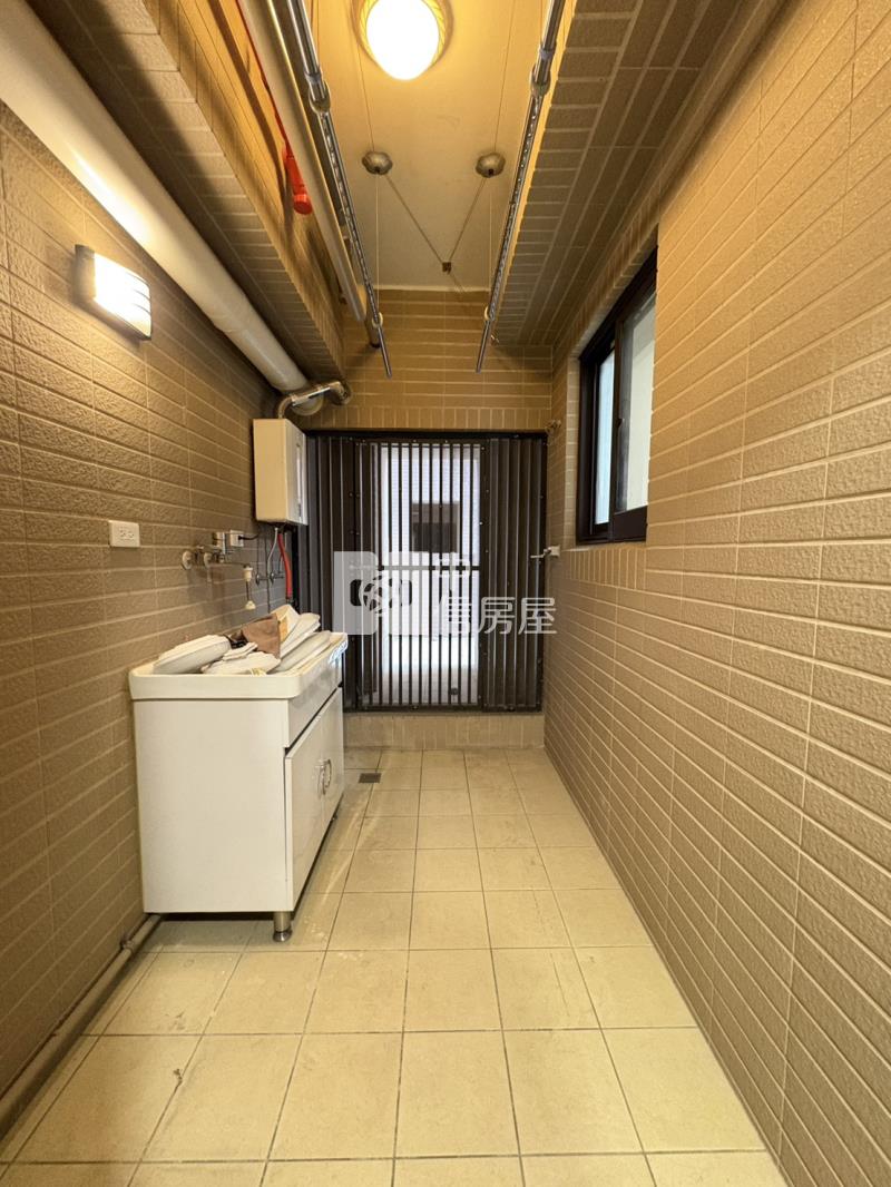 櫻花孩子王面學校三房平車露台戶房屋室內格局與周邊環境