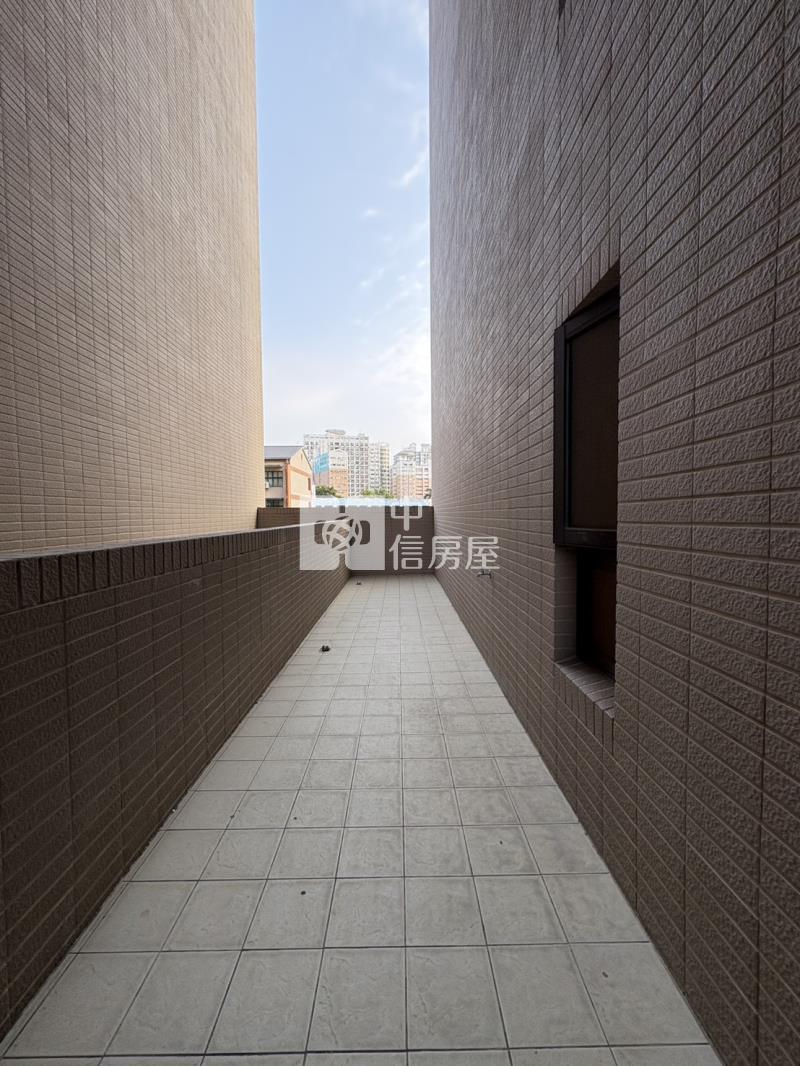 櫻花孩子王面學校三房平車露台戶房屋室內格局與周邊環境