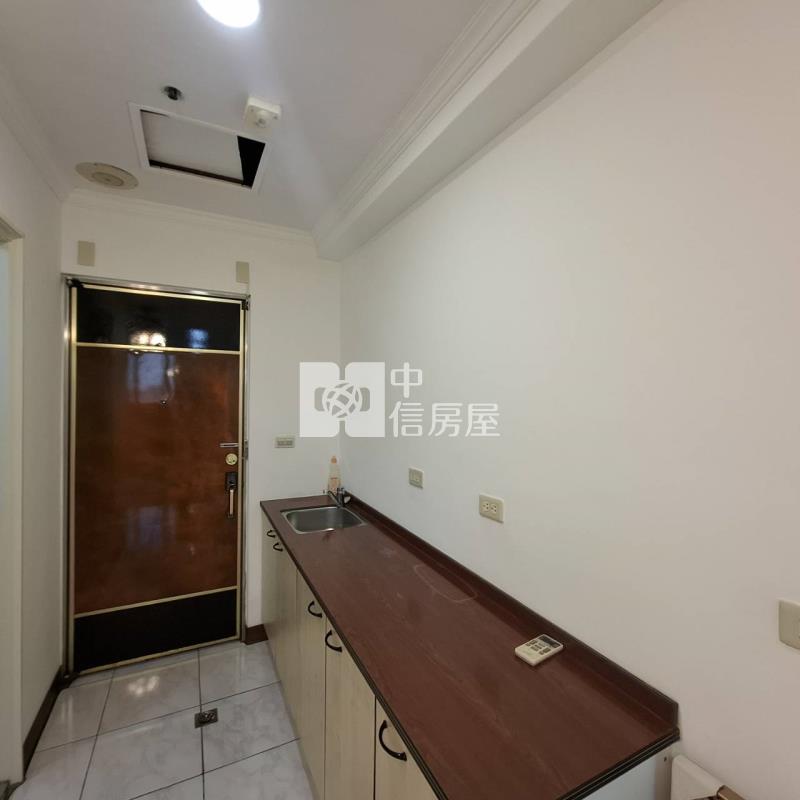 中壢體育園區北帝國大套房房屋室內格局與周邊環境