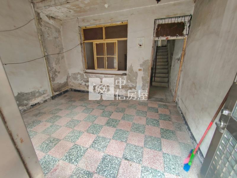 華勛活巷透天房屋室內格局與周邊環境