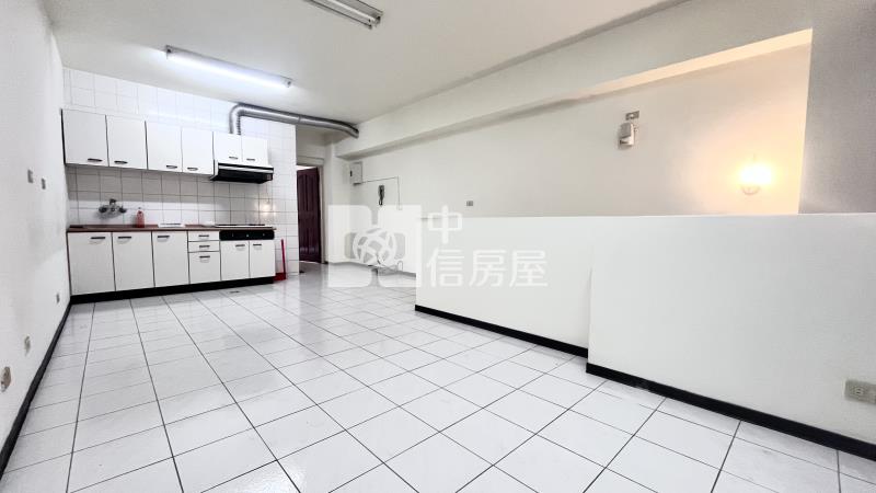 近水安宮捷運大墩商圈敦煌華廈1+2樓店房屋室內格局與周邊環境