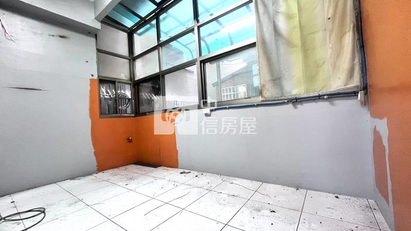 近水安宮捷運大墩商圈敦煌華廈1+2樓店房屋室內格局與周邊環境