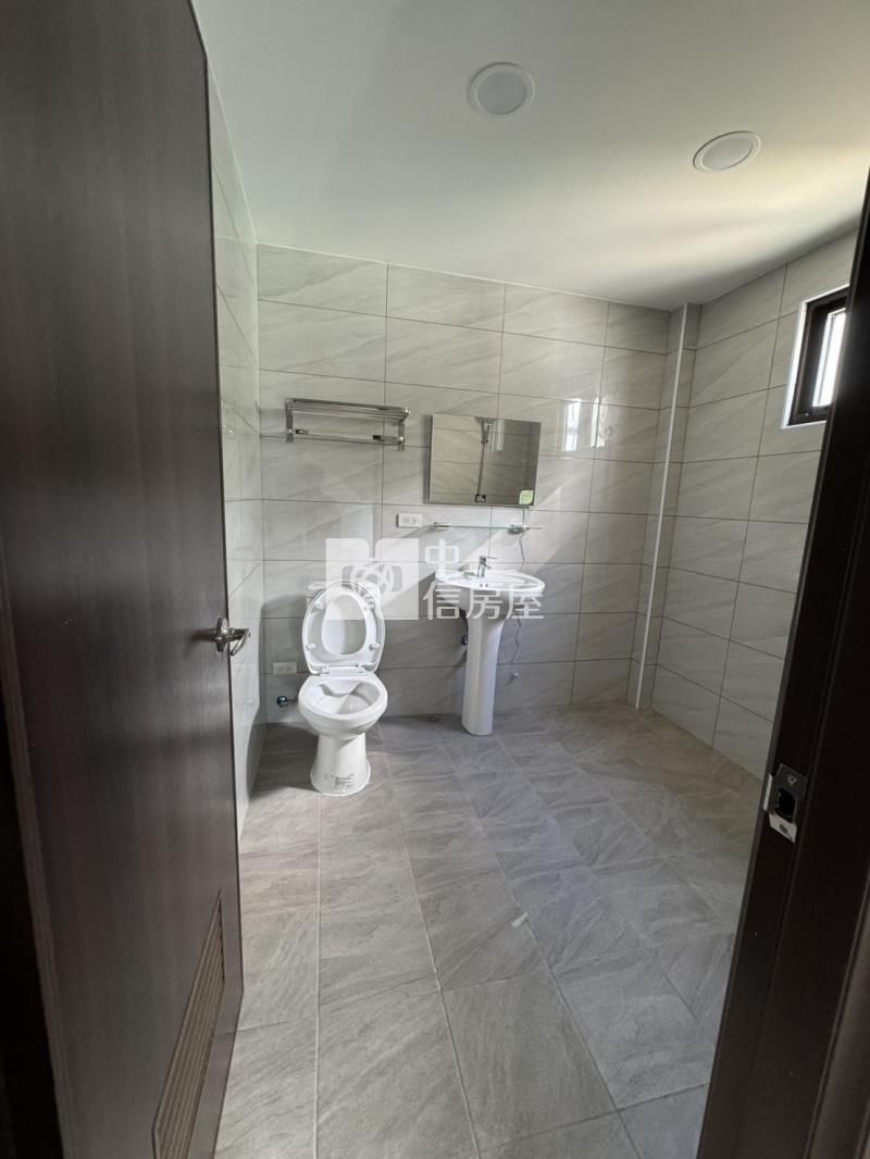 中央街整新透天房屋室內格局與周邊環境