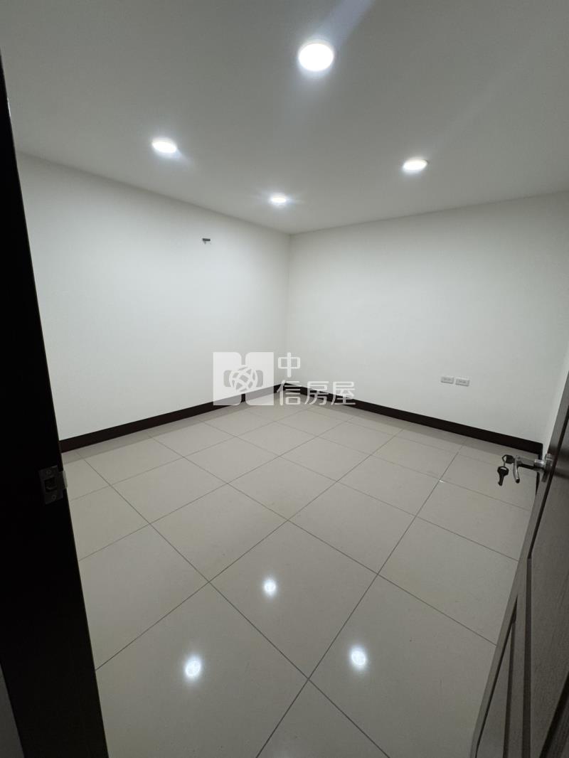 中央街整新透天房屋室內格局與周邊環境