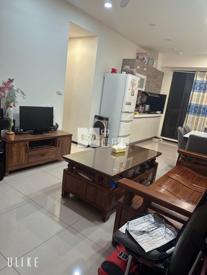 【奔馳】A10綻優質三房車房屋室內格局與周邊環境