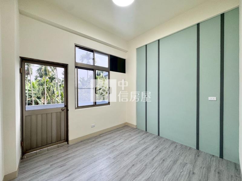 麟洛社區車庫透天房屋室內格局與周邊環境