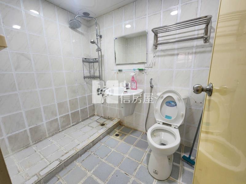 近中壢好市多透天+前院停車房屋室內格局與周邊環境