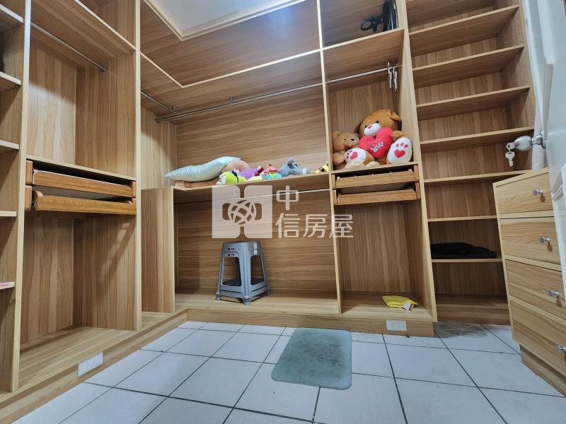 近中壢好市多透天+前院停車房屋室內格局與周邊環境