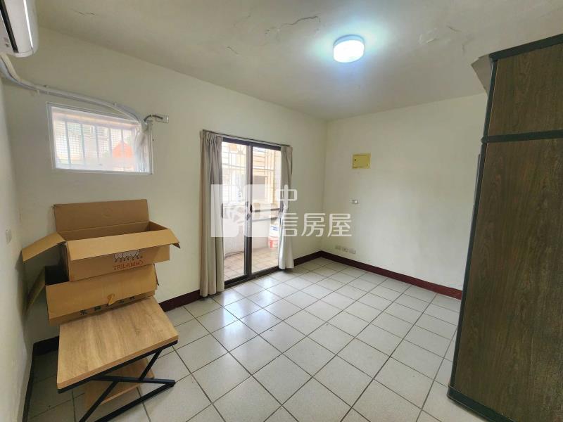 近中壢好市多透天+前院停車房屋室內格局與周邊環境