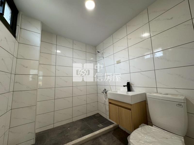 新營市場旁大坪數健身公寓房屋室內格局與周邊環境