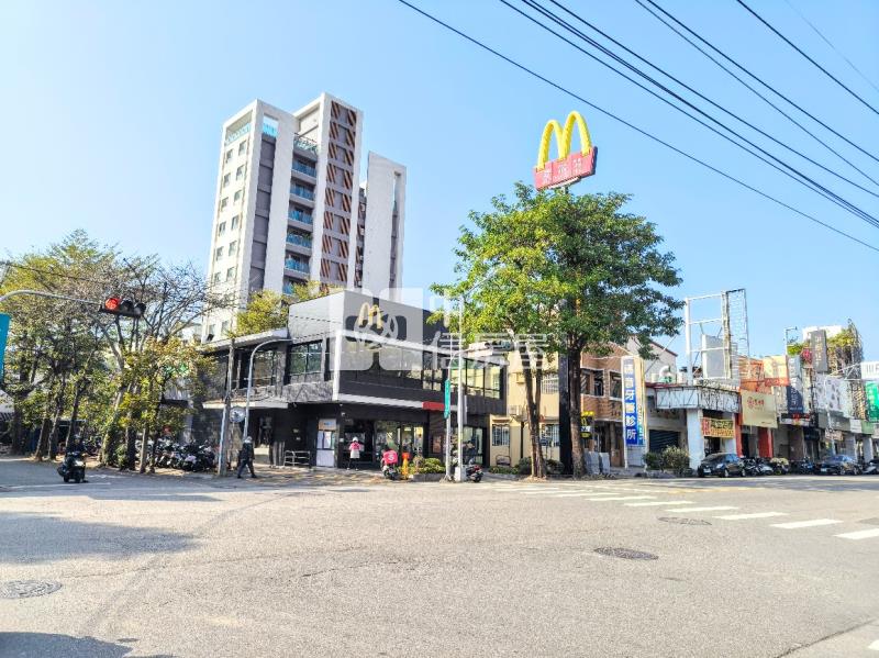 寓上花園.後棟寧靜2房+車位.東山軍功商圈房屋室內格局與周邊環境