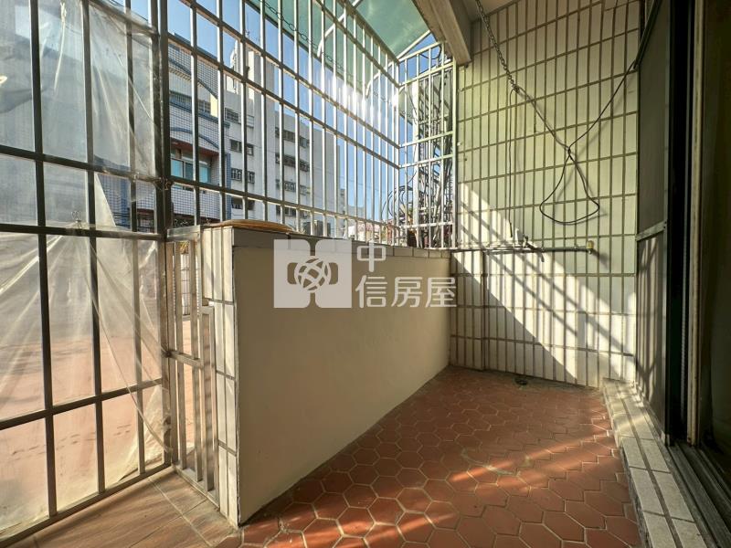 塗城國小孝親房大車庫臨路透天房屋室內格局與周邊環境