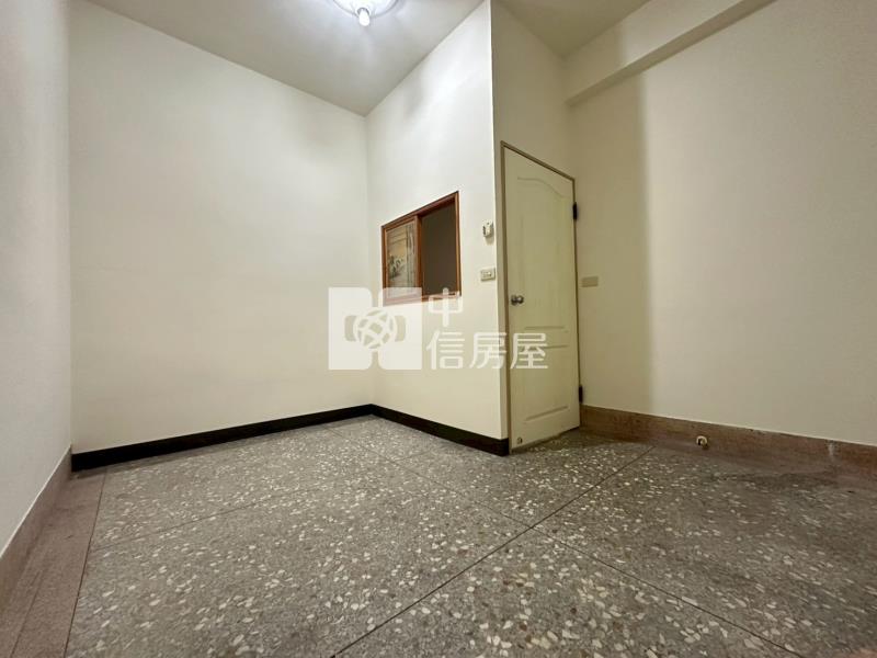 塗城國小孝親房大車庫臨路透天房屋室內格局與周邊環境