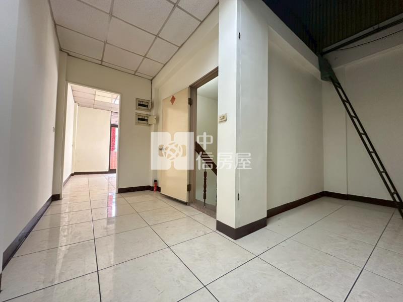 塗城國小孝親房大車庫臨路透天房屋室內格局與周邊環境