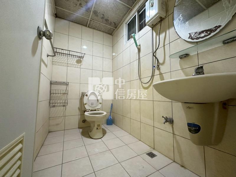 塗城國小孝親房大車庫臨路透天房屋室內格局與周邊環境