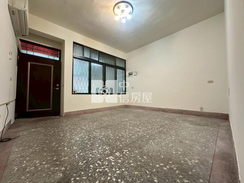 塗城國小孝親房大車庫臨路透天房屋室內格局與周邊環境