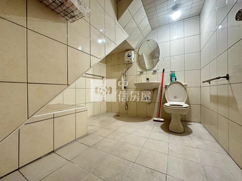 塗城國小孝親房大車庫臨路透天房屋室內格局與周邊環境