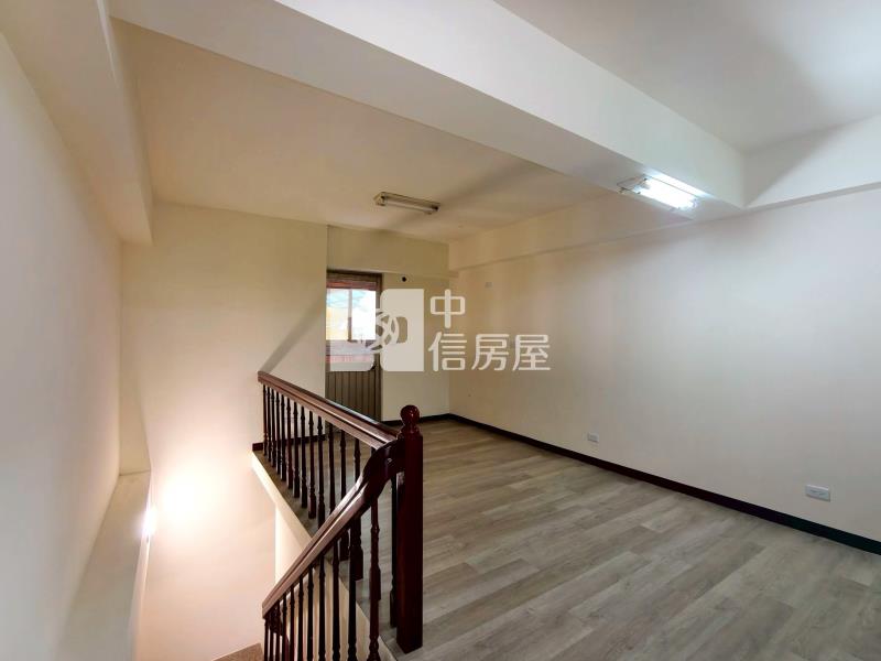 南太平家樂福低總價全新整理漂亮樓店房屋室內格局與周邊環境