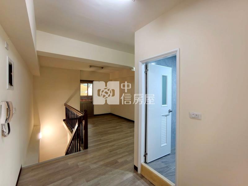 南太平家樂福低總價全新整理漂亮樓店房屋室內格局與周邊環境