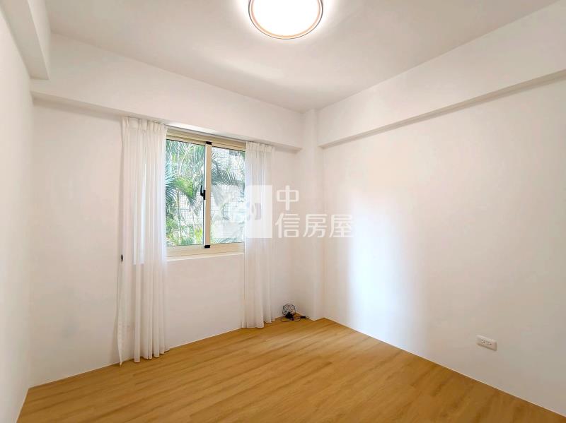 五期綺羅鄉大業國中三房車位房屋室內格局與周邊環境