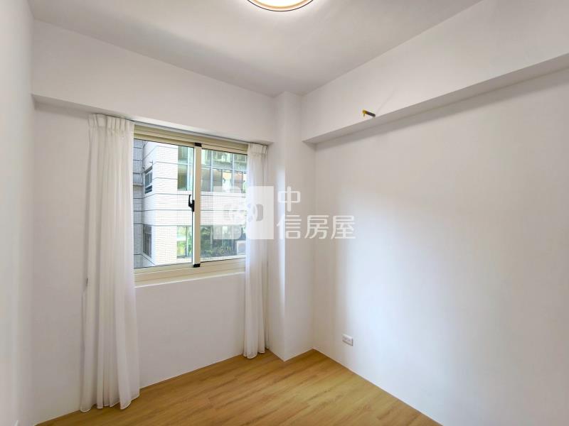 五期綺羅鄉大業國中三房車位房屋室內格局與周邊環境