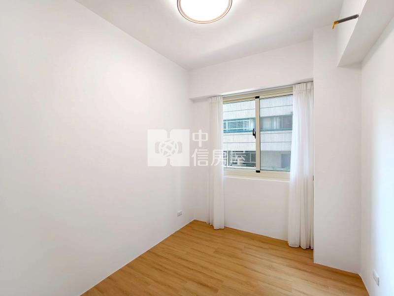 五期綺羅鄉大業國中三房車位房屋室內格局與周邊環境