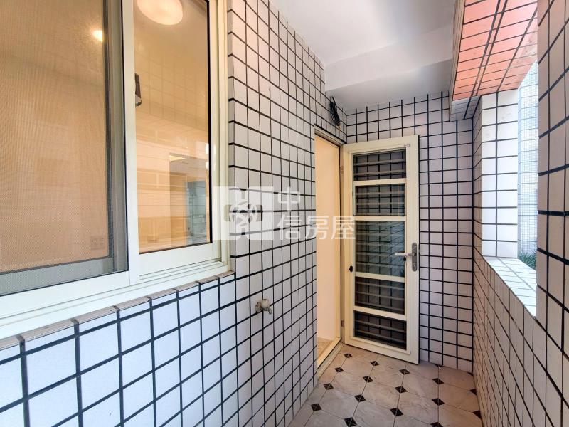 五期綺羅鄉大業國中三房車位房屋室內格局與周邊環境