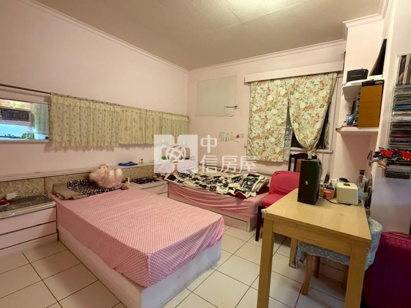 迴龍捷運社區管理4房房屋室內格局與周邊環境