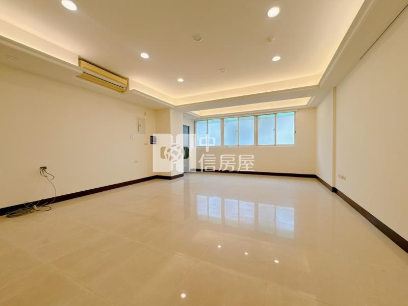 復興北路四房華廈車位房屋室內格局與周邊環境