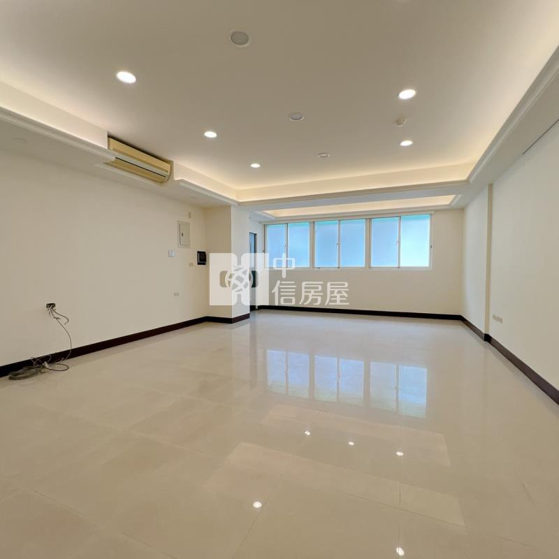 復興北路四房華廈車位房屋室內格局與周邊環境