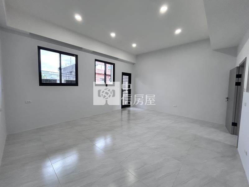 獨家-平鎮66大面寬車庫美透天房屋室內格局與周邊環境