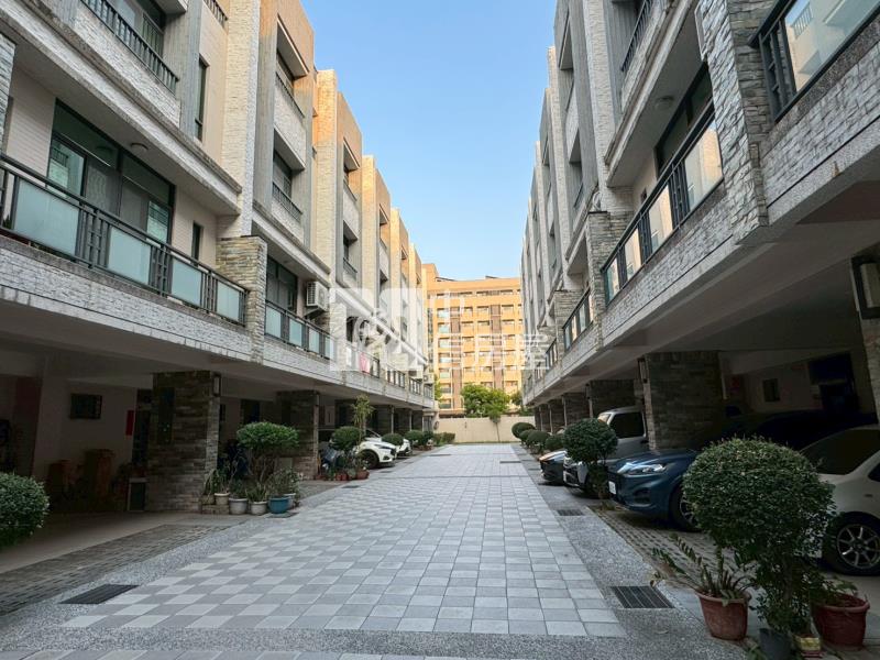 LM 特區翡翠陽光大面寬雙車墅房屋室內格局與周邊環境