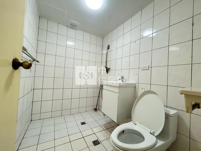 萬大市場旁優質美三房房屋室內格局與周邊環境