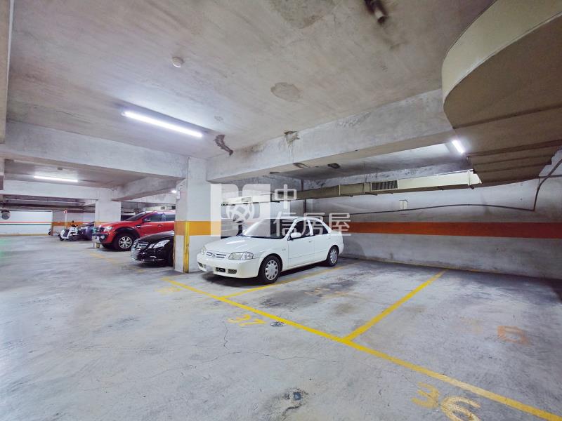 育仁藝術林園三房平車房屋室內格局與周邊環境